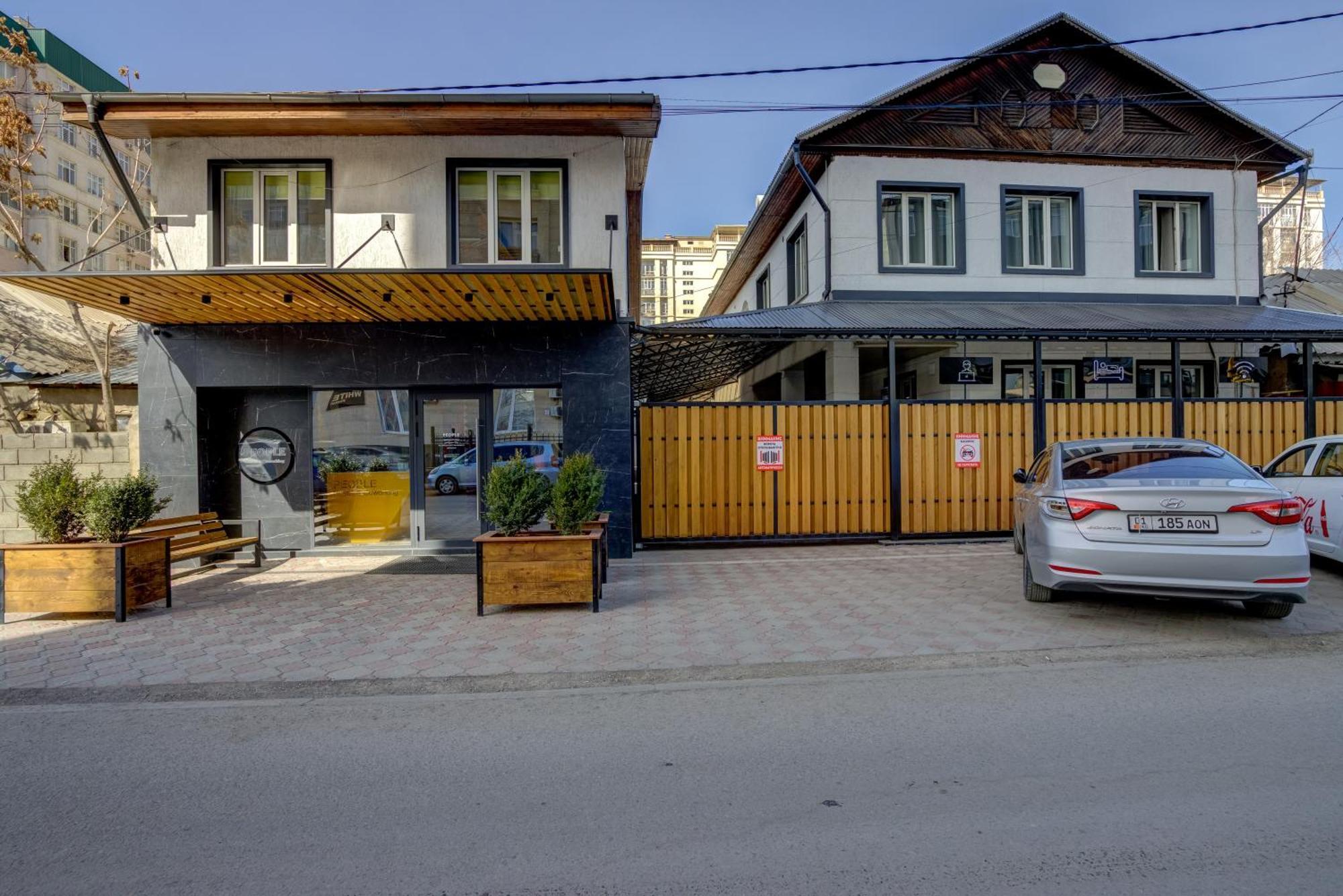 People Hostel & Coworking Bișkek Exterior foto